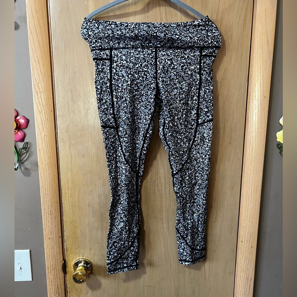 Zyia Active Black Pocket Mosaic Soft n Snug Mid-Rise Leggings 7/8 Size 6/8​​